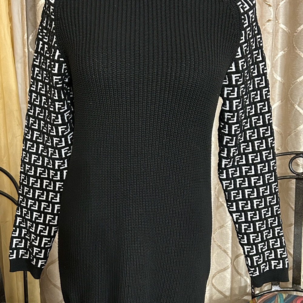 LAGOS Black and White Patterned Sleeve Sweater